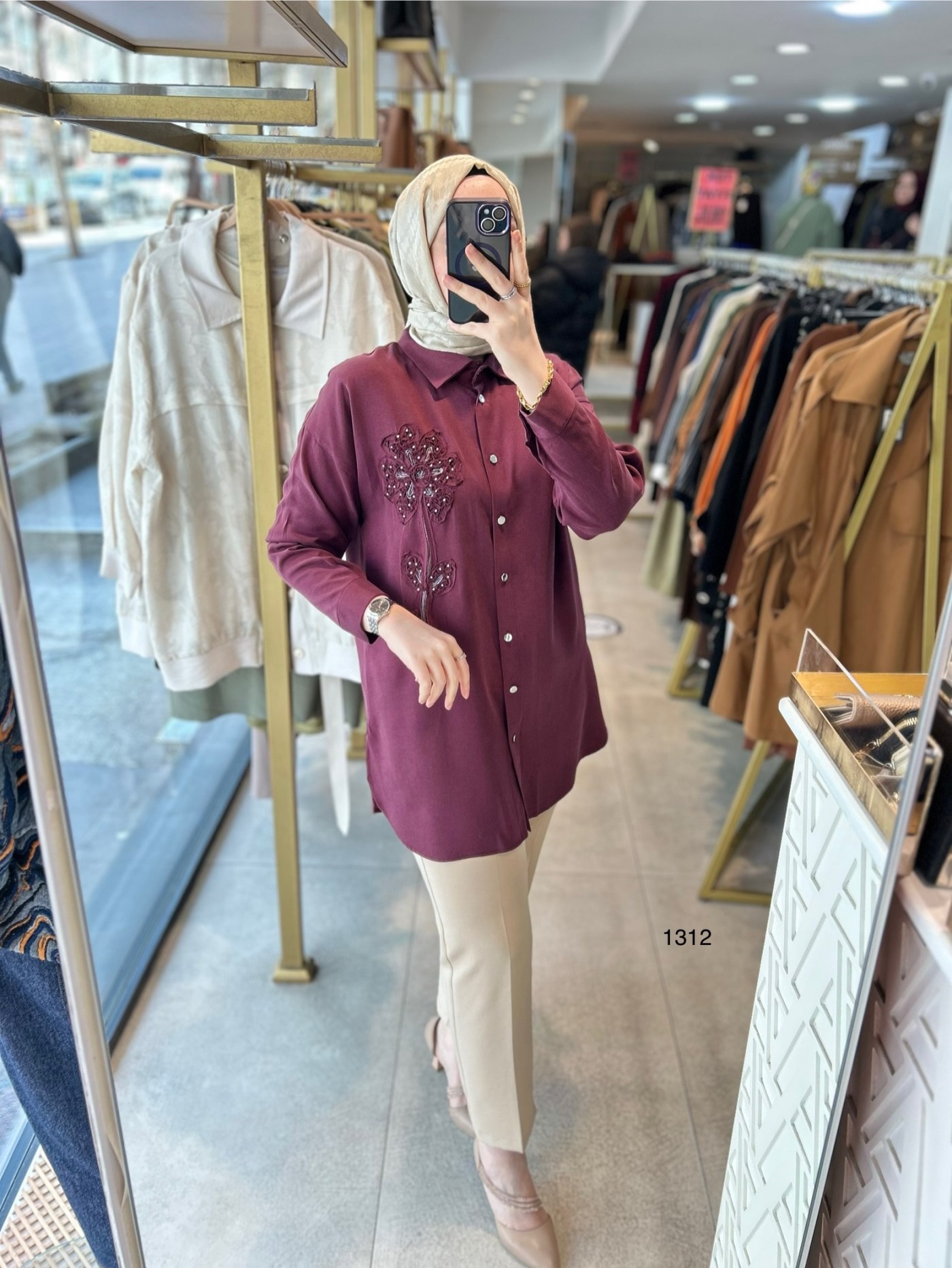 1412 ÖN KISMI ÇİÇEK DETAYLI GÖMLEK YAKA TUNİK