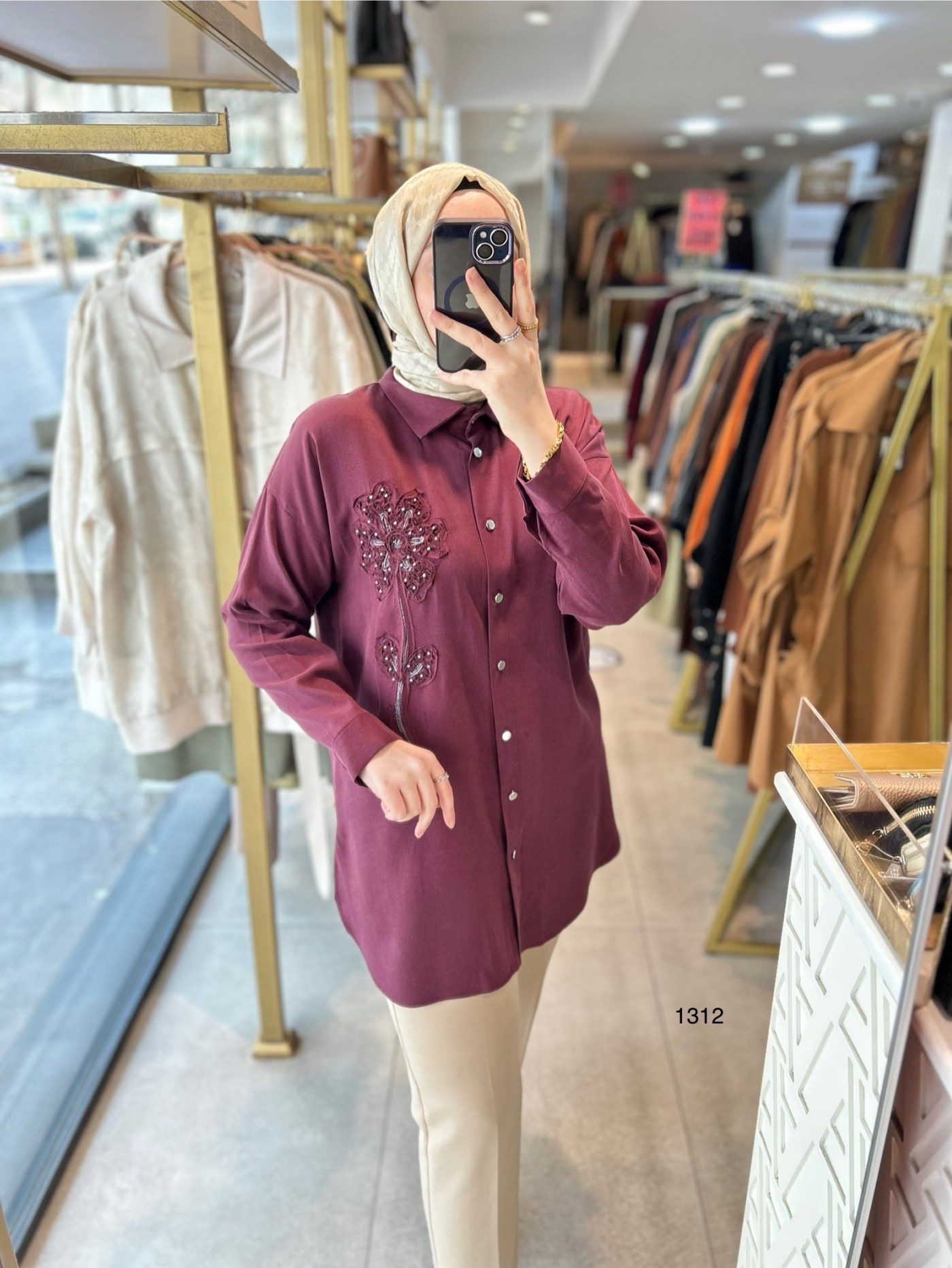 1412 ÖN KISMI ÇİÇEK DETAYLI GÖMLEK YAKA TUNİK