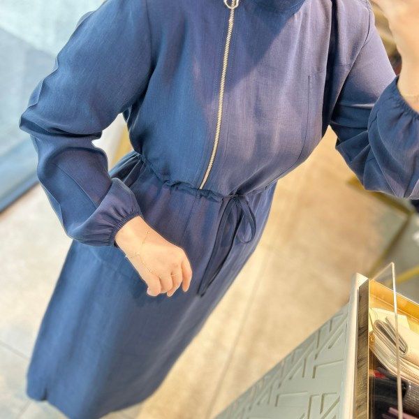 2070 SELMA ZAFEROĞLU FERMUAR DETAYLI BELDEN BAĞLAMALI ELBİSE - Görsel 4