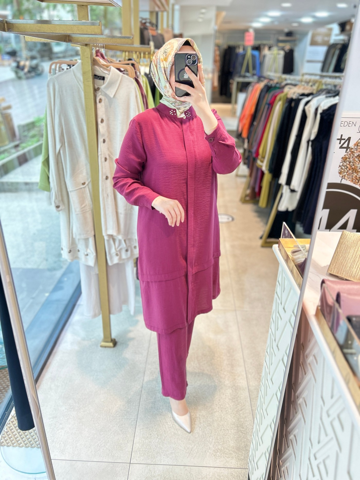 6945 SELMA ZAFEROĞLU HAKİM YAKA ARKASI TAŞ DETAYLI TAKIM