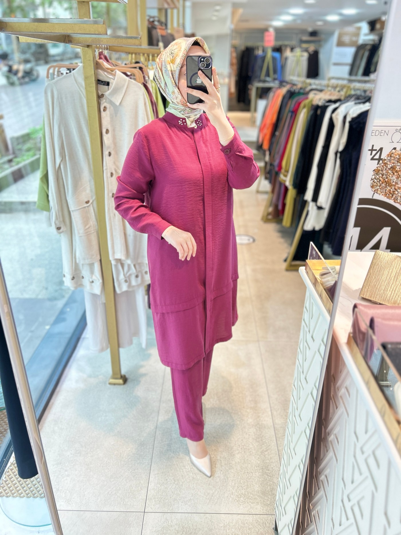 6945 SELMA ZAFEROĞLU HAKİM YAKA ARKASI TAŞ DETAYLI TAKIM