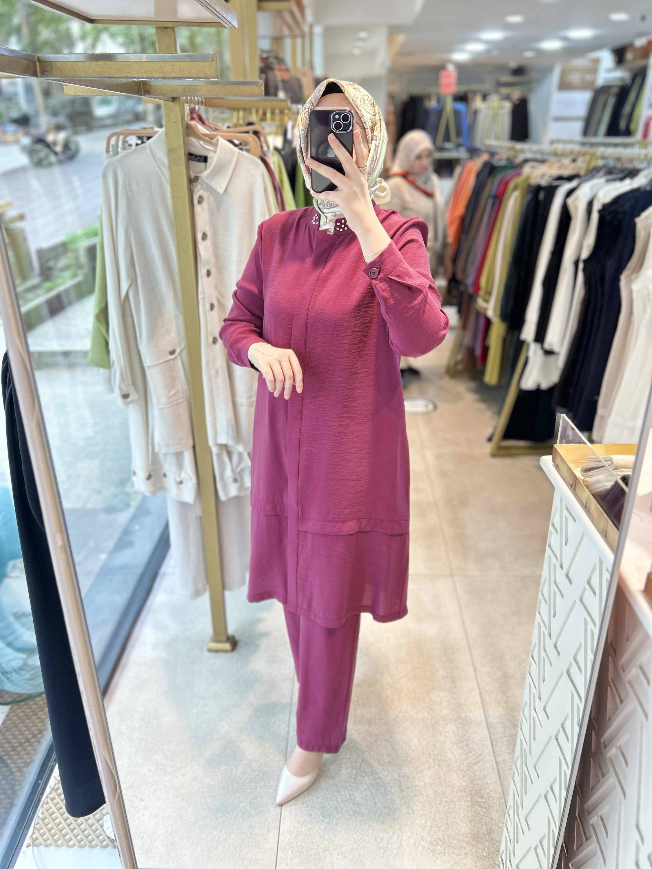 6945 SELMA ZAFEROĞLU HAKİM YAKA ARKASI TAŞ DETAYLI TAKIM - Görsel 28