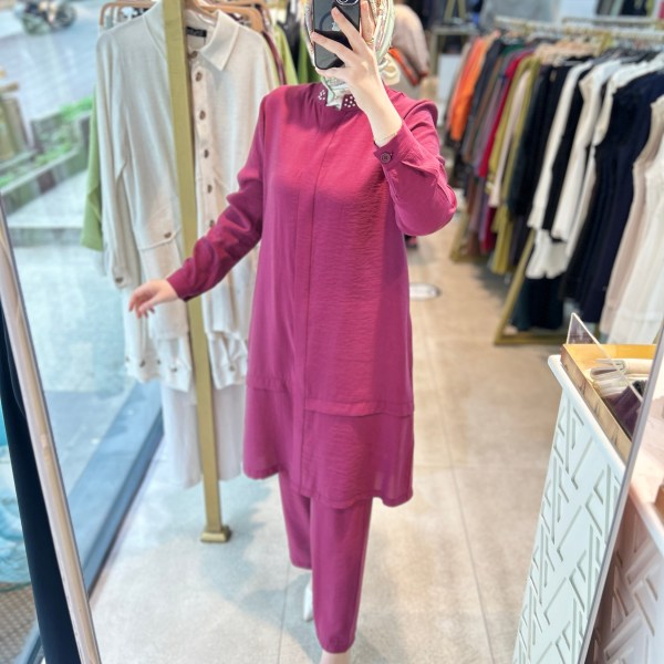 6945 SELMA ZAFEROĞLU HAKİM YAKA ARKASI TAŞ DETAYLI TAKIM - Görsel 24