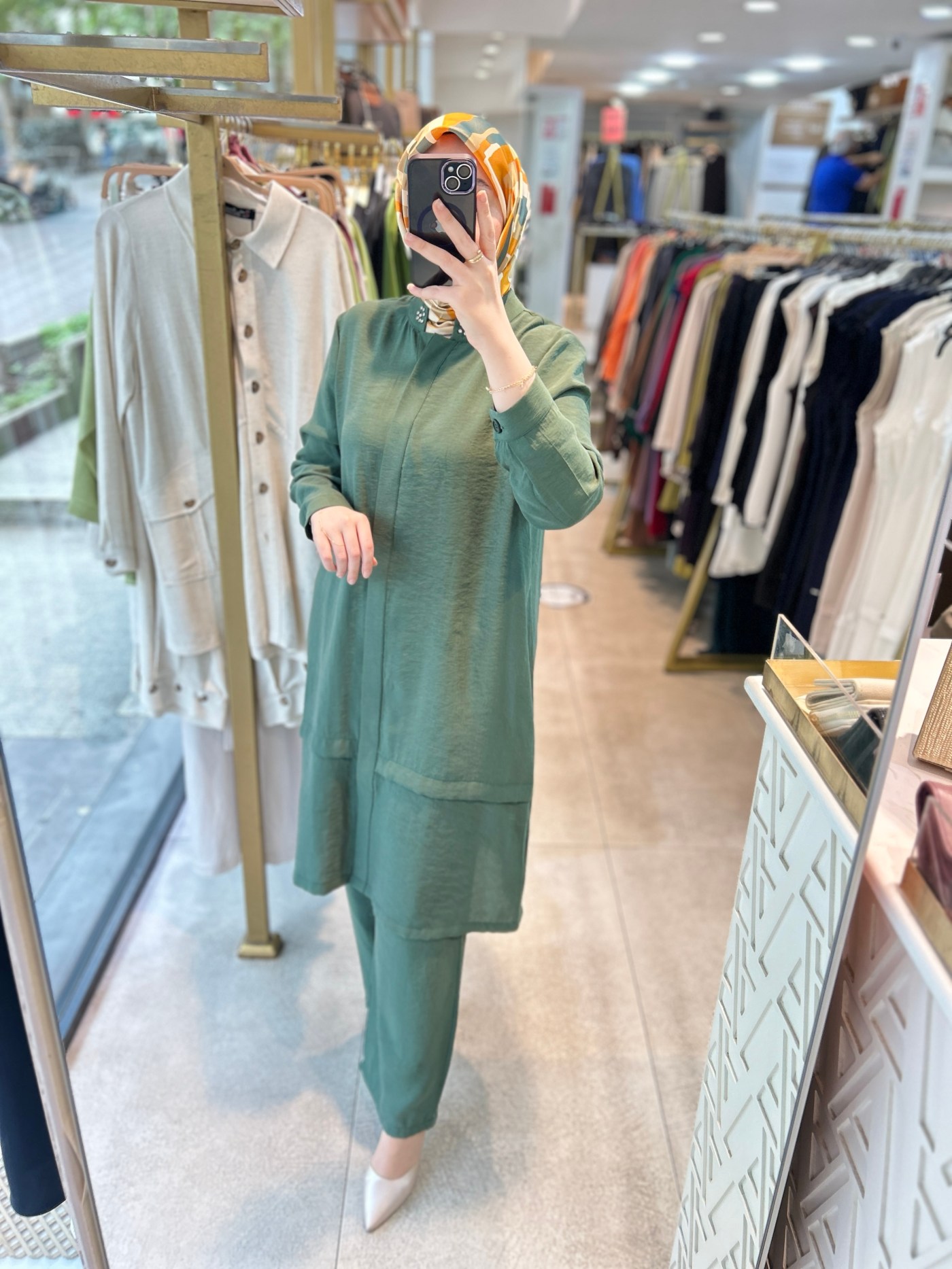 6945 SELMA ZAFEROĞLU HAKİM YAKA ARKASI TAŞ DETAYLI TAKIM