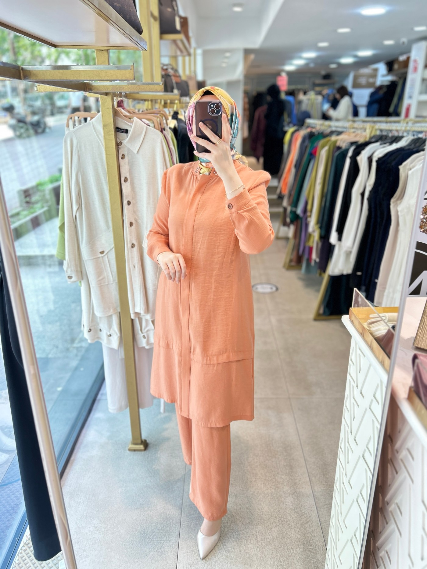 6945 SELMA ZAFEROĞLU HAKİM YAKA ARKASI TAŞ DETAYLI TAKIM