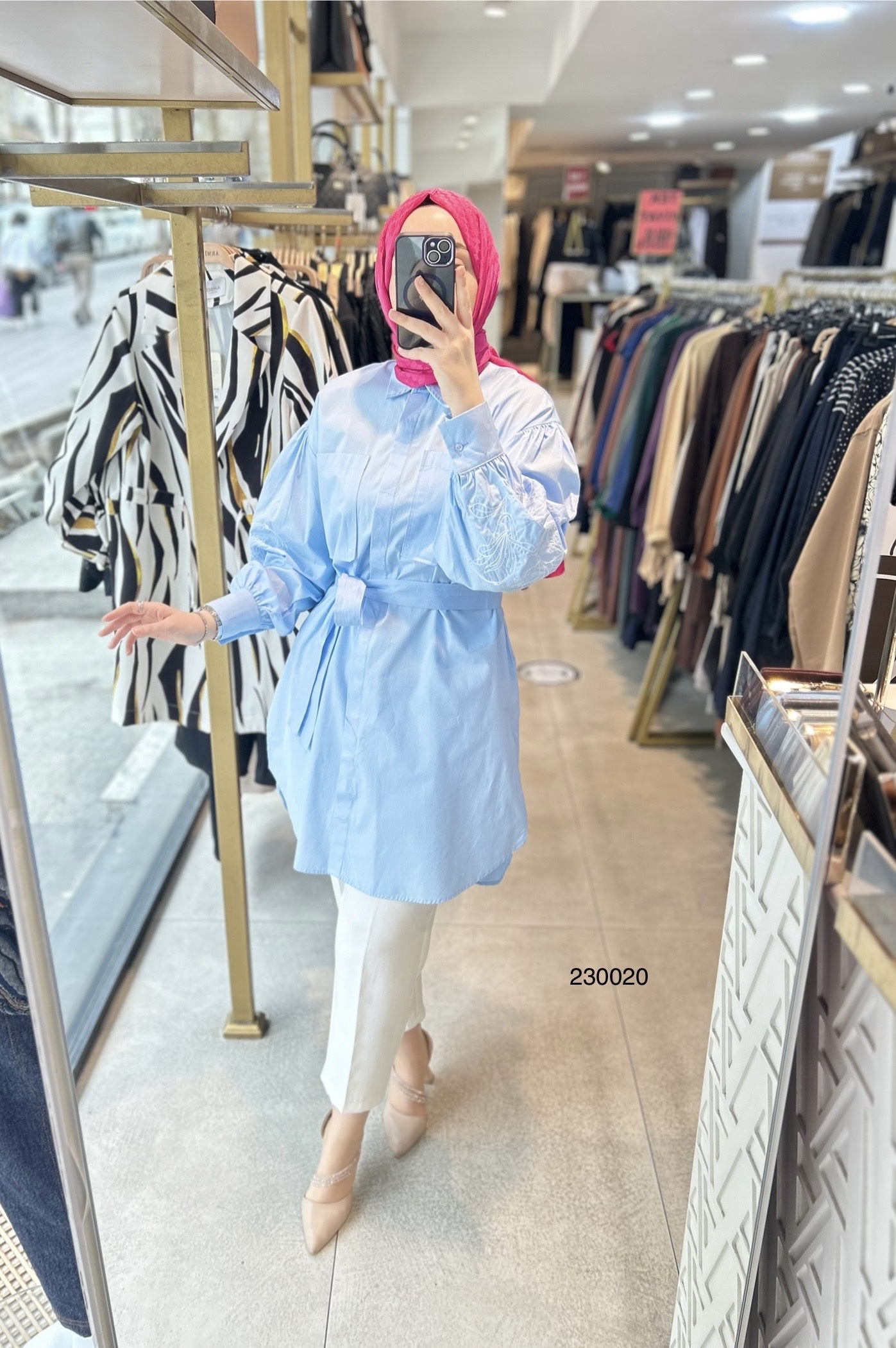 230020 KOLLARI NAKIŞ DETAYLI BALON KOL BAĞLAMALI TUNİK