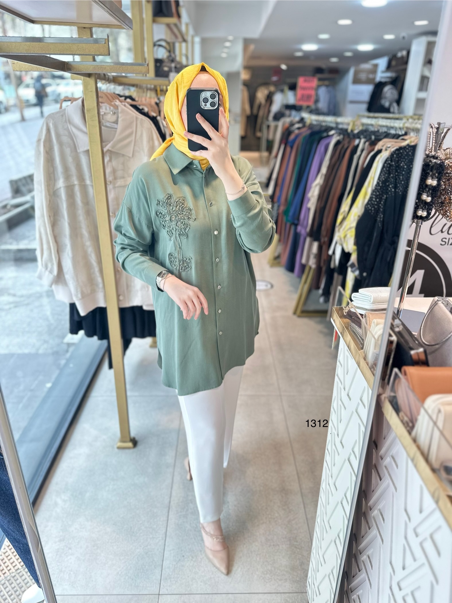 1412 ÖN KISMI ÇİÇEK DETAYLI GÖMLEK YAKA TUNİK - Görsel 15