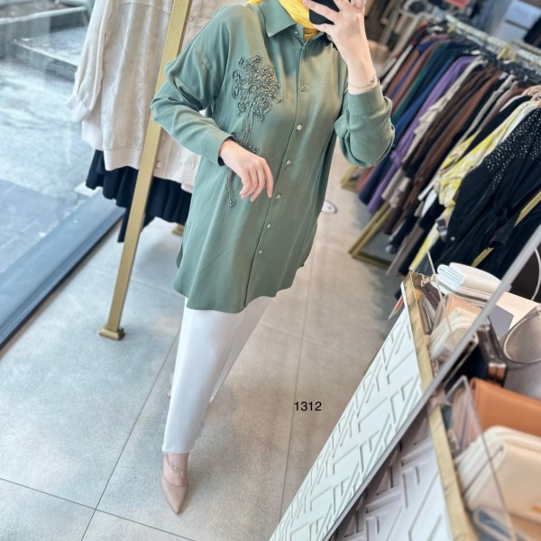 1412 ÖN KISMI ÇİÇEK DETAYLI GÖMLEK YAKA TUNİK - Görsel 9