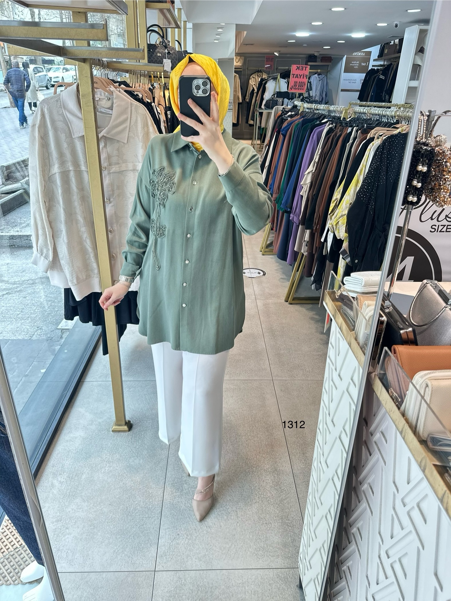 1412 ÖN KISMI ÇİÇEK DETAYLI GÖMLEK YAKA TUNİK - Görsel 13