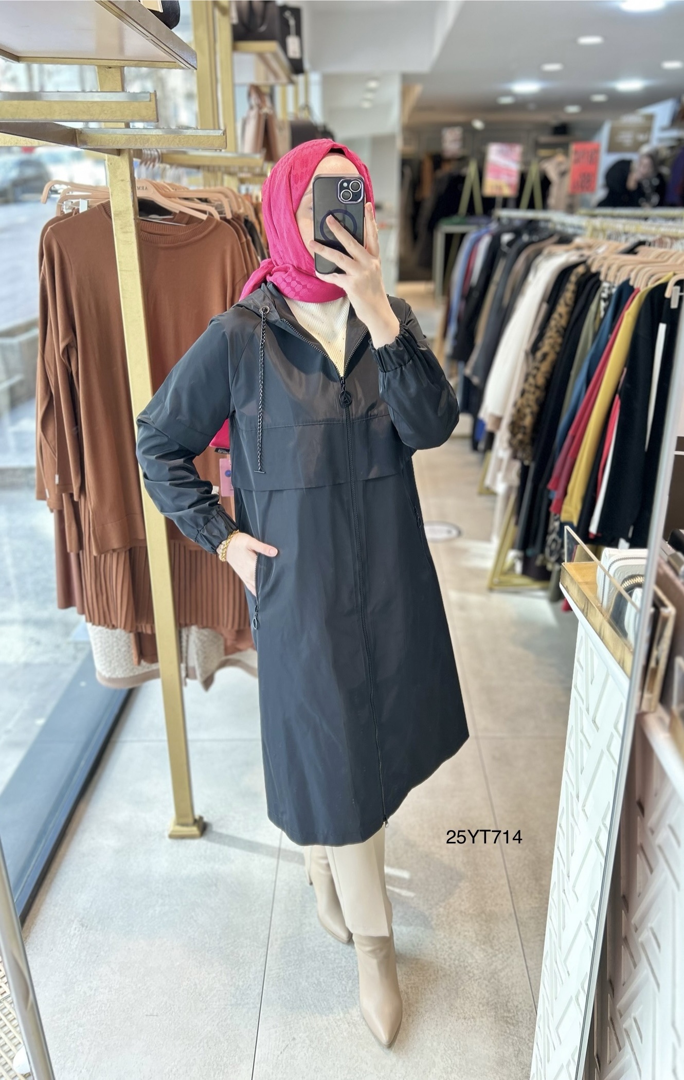 ARMİNE TREND ZİNCİR DETAYLI FERMUARLI MEVSİMLİK KAP 25YT714