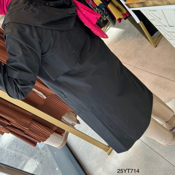 ARMİNE TREND ZİNCİR DETAYLI FERMUARLI MEVSİMLİK KAP 25YT714 - Görsel 4