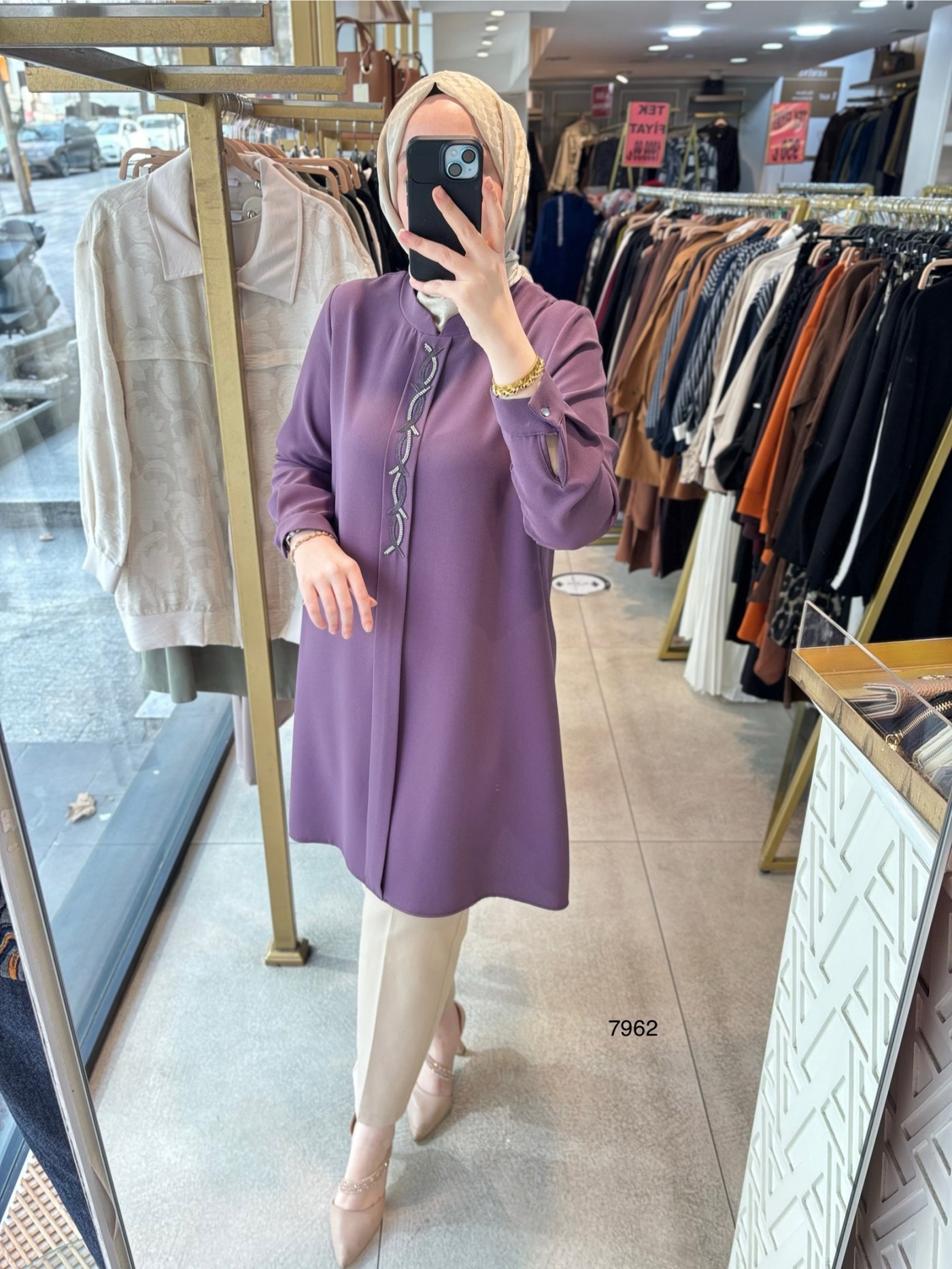 7962 ÖNÜ TAŞ DETAYLI GİZLİ DÜĞMELİ TUNİK