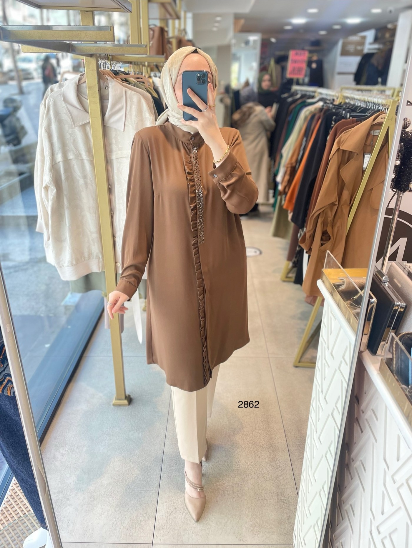 2862 ÖNÜ FIRFIR DETAYLI GİZLİ DÜĞMELİ TUNİK