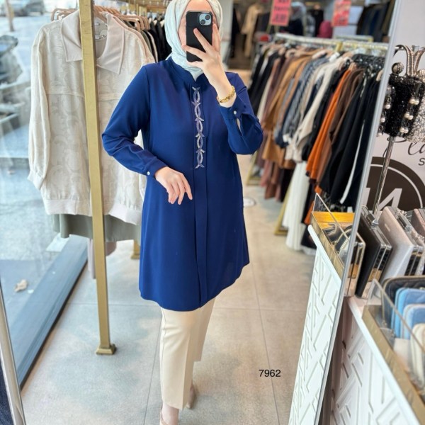 7962 ÖNÜ TAŞ DETAYLI GİZLİ DÜĞMELİ TUNİK - Görsel 9