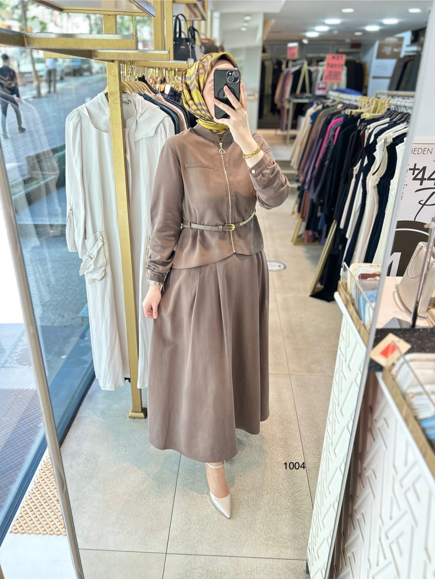 1004 SELMA ZAFEROĞLU ETEKLİ TAKIM