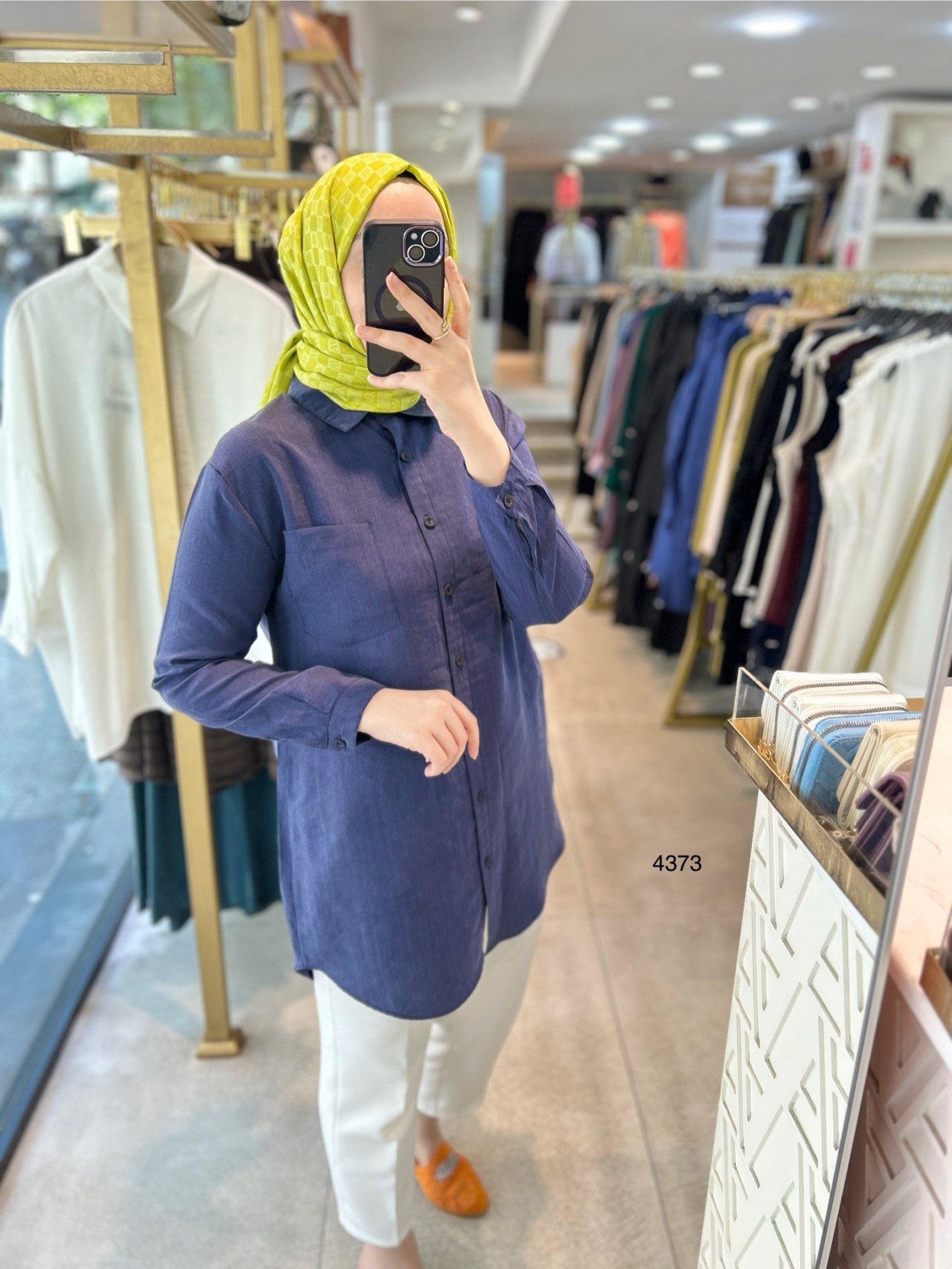 4373 ÖNÜ KISA ARKASI UZUN GÖMLEK