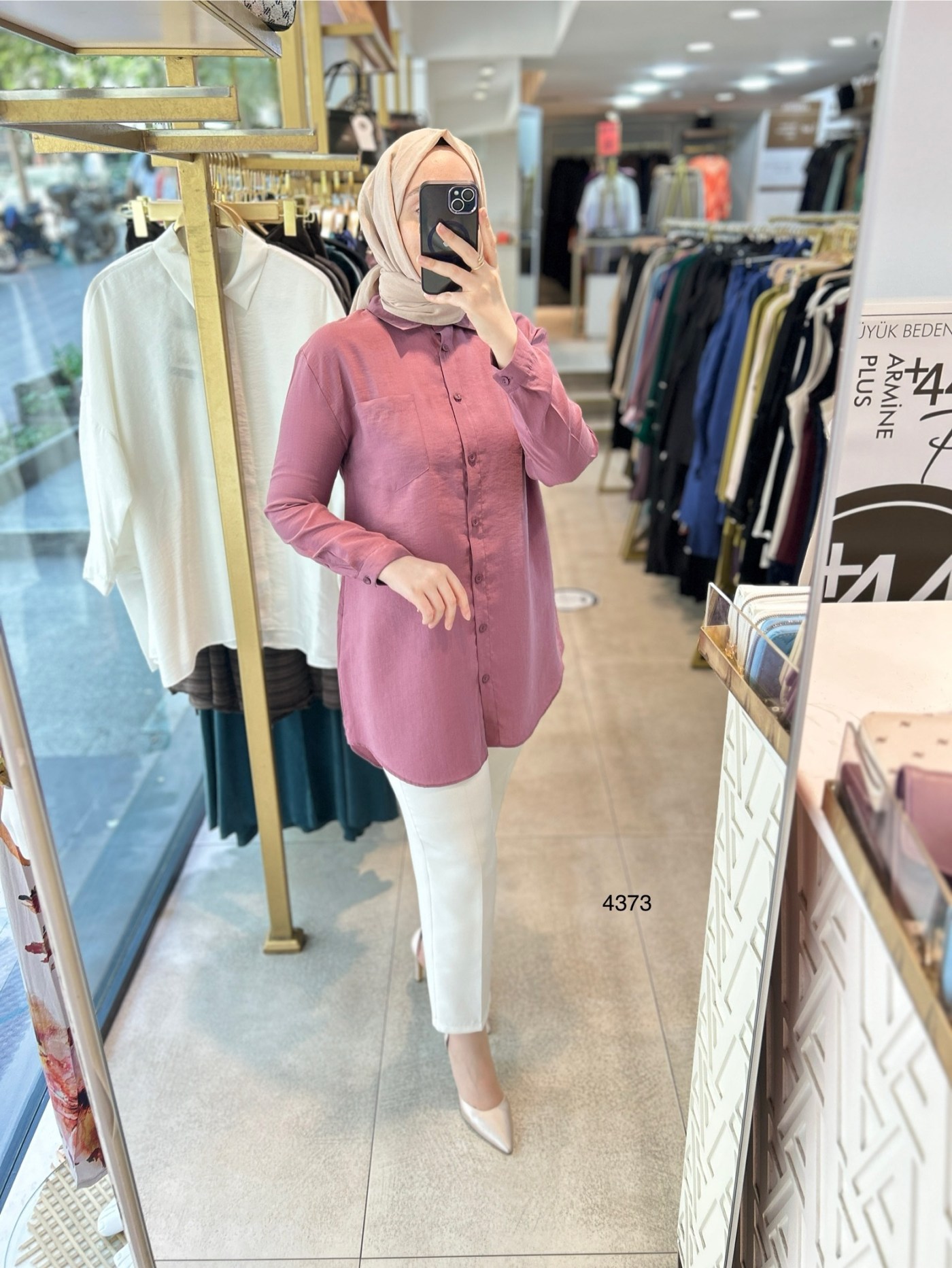 4373 ÖNÜ KISA ARKASI UZUN GÖMLEK