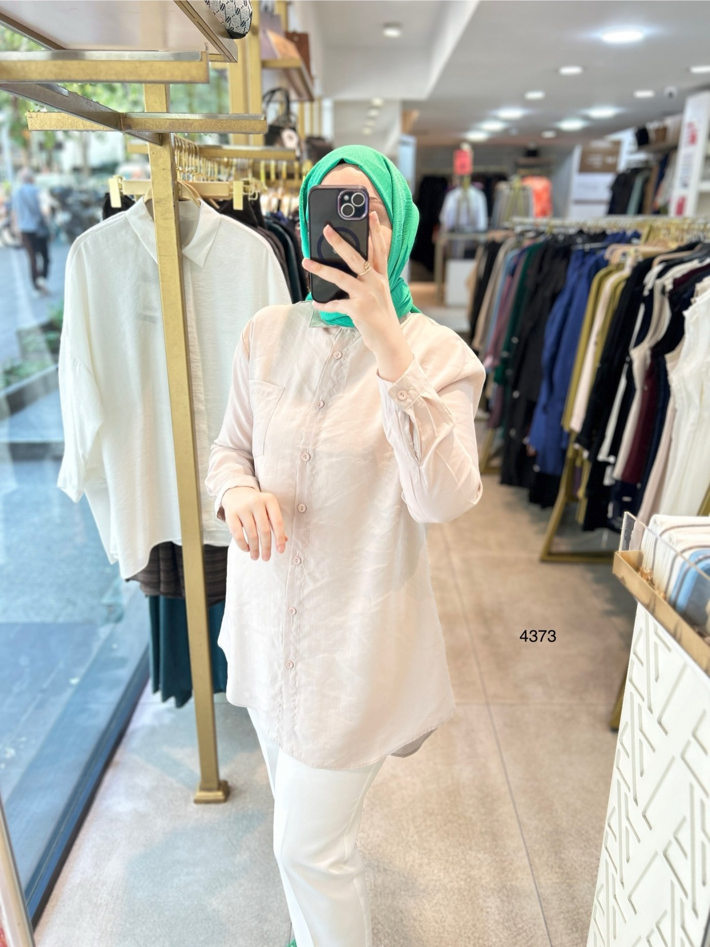 4373 ÖNÜ KISA ARKASI UZUN GÖMLEK