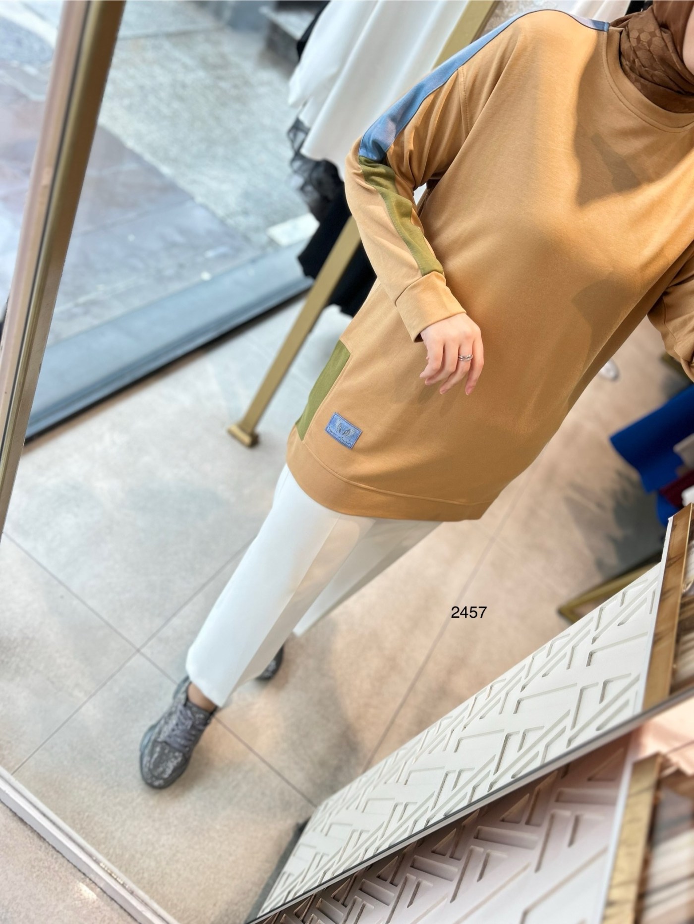 2457 Panch Detaylı Spor Tunik