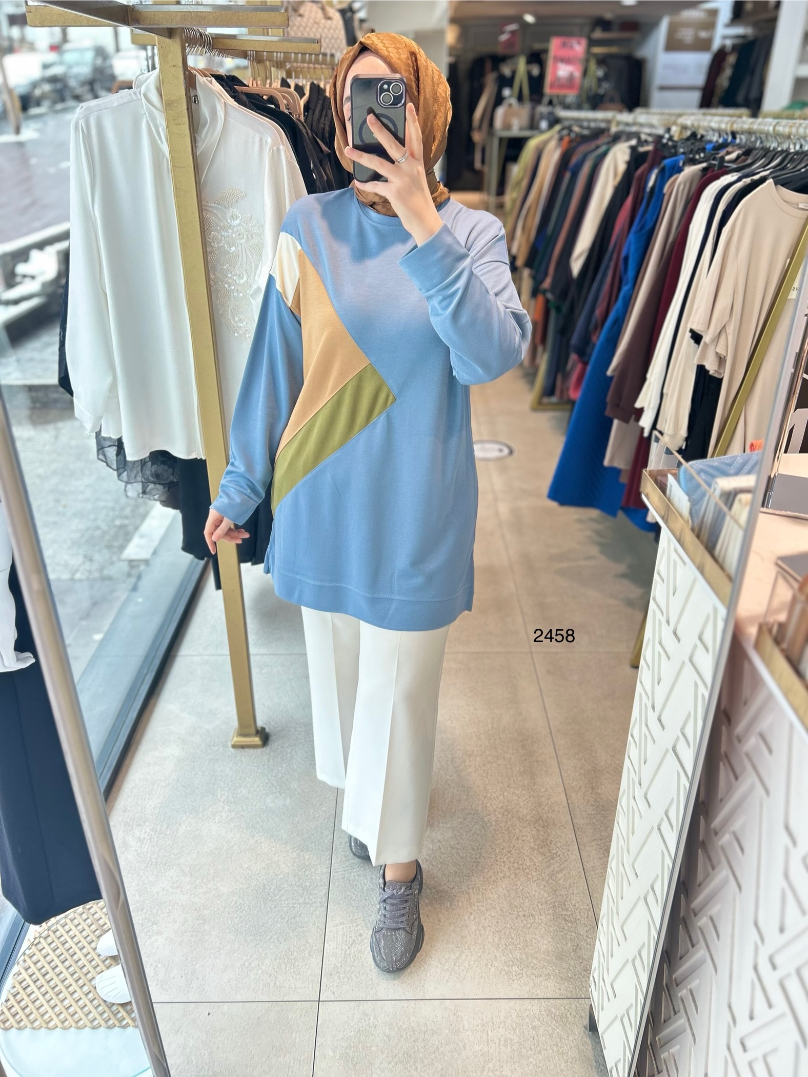 2458 Yan Üçgen Detaylı Spor Tunik - Görsel 3