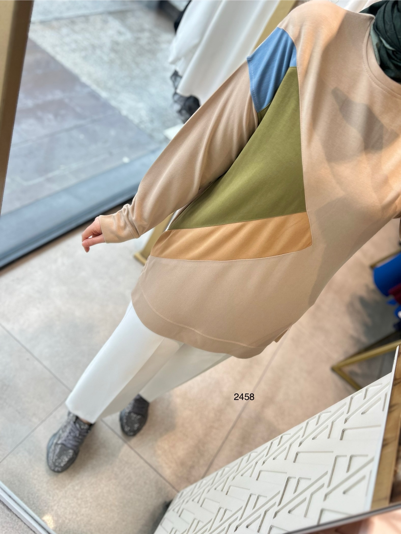 2458 Yan Üçgen Detaylı Spor Tunik - Görsel 5