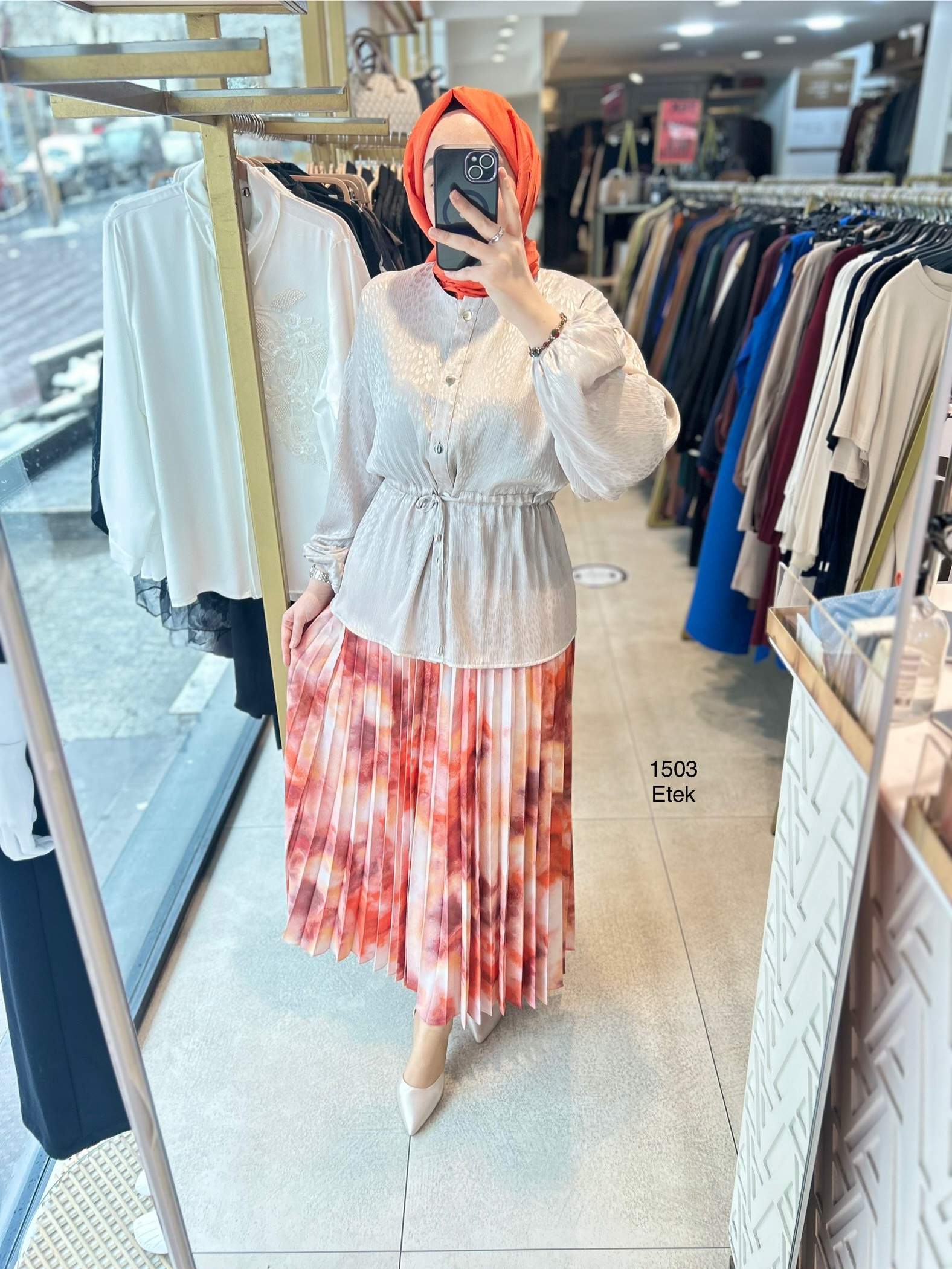 1115 Baskılı Desenli Piliseli Elbise - Görsel 1