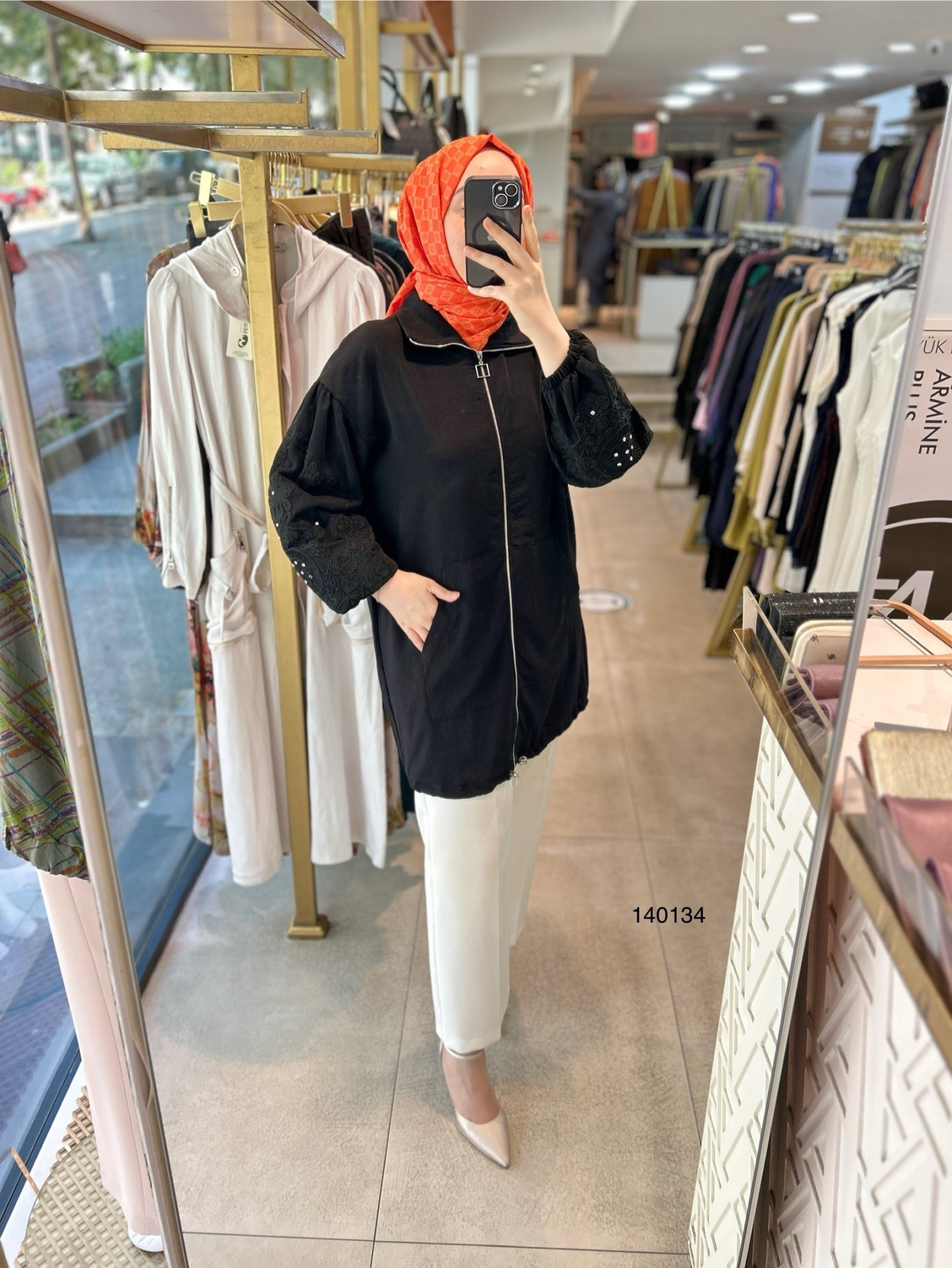 140134 KOLU GÜPÜR DETAYLI TAŞLI FERMUARLI BÜZGÜLÜ KAP