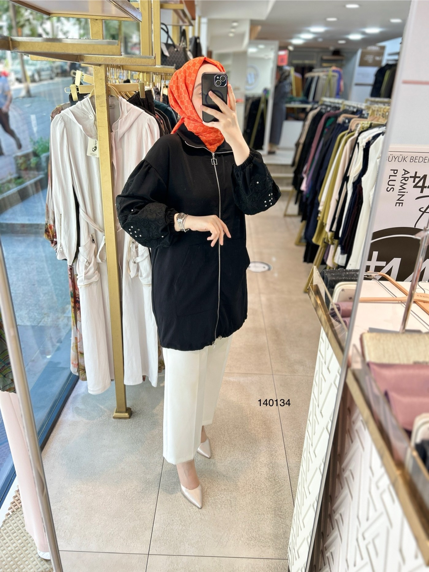 140134 KOLU GÜPÜR DETAYLI TAŞLI FERMUARLI BÜZGÜLÜ KAP