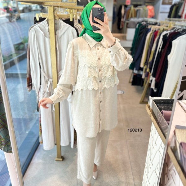 120210 ÖNÜ GÜPÜRLÜ GÖMLEK YAKA DÜĞMELİ TAKIM - Görsel 2