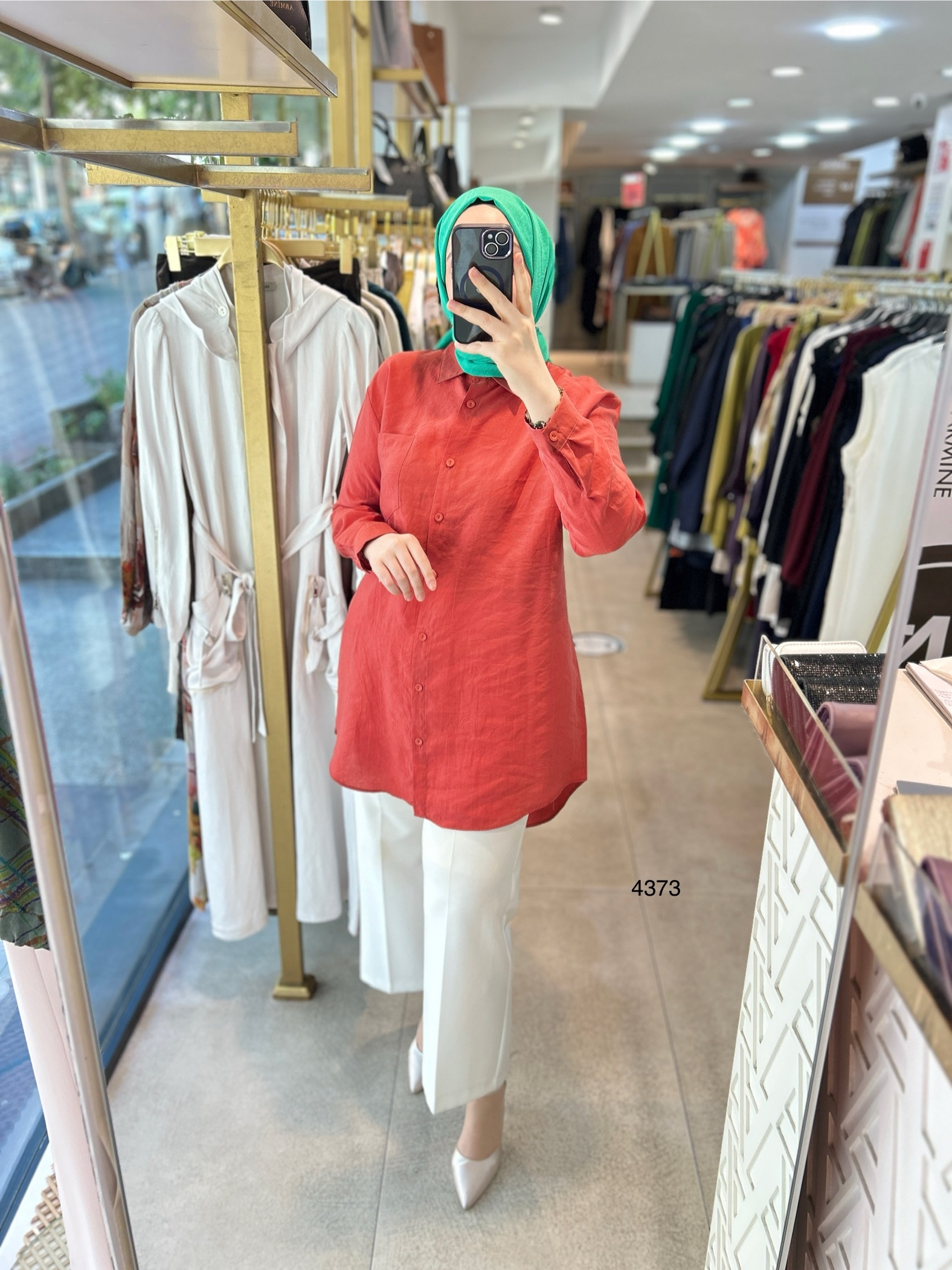 4373 ÖNÜ KISA ARKASI UZUN GÖMLEK - Görsel 12