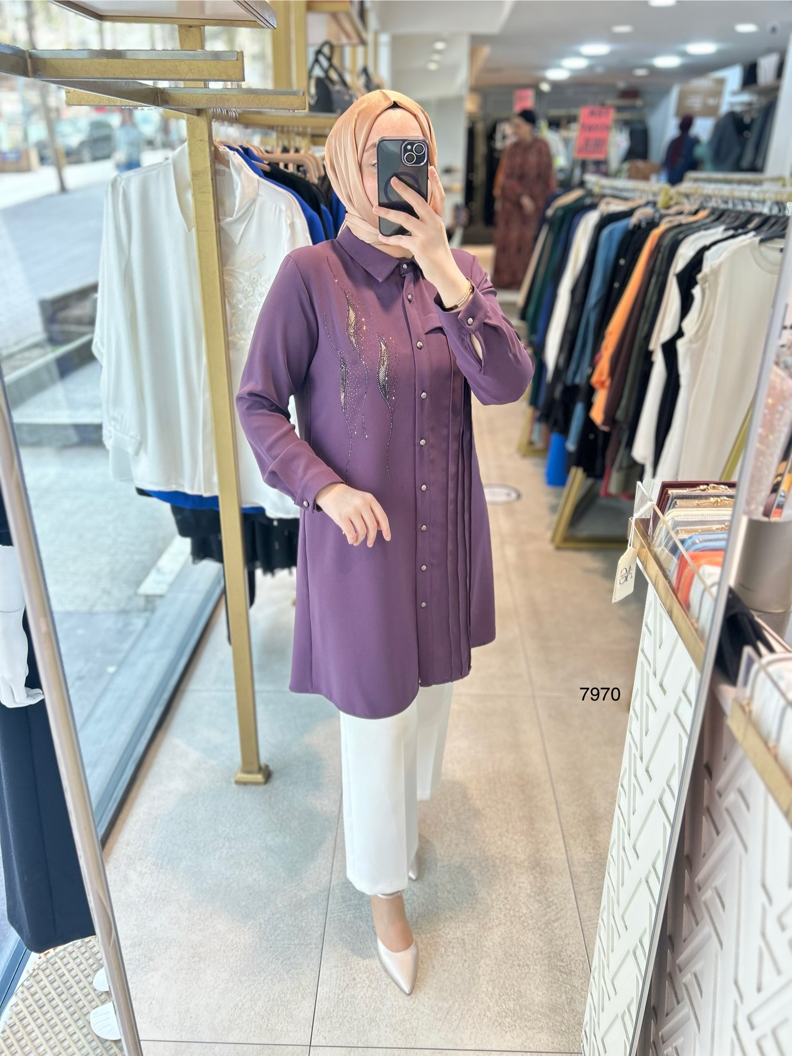 7970 Kum Krep Taş Detaylı Tunik - Görsel 5