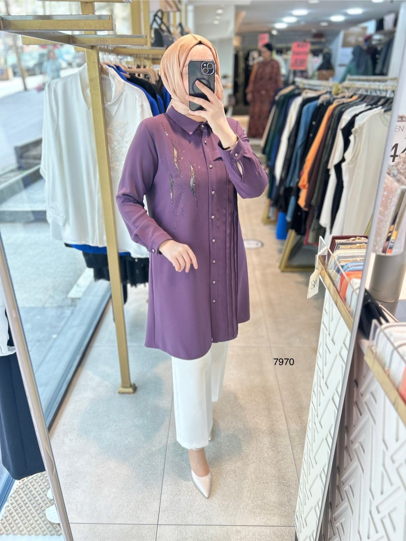 7970 Kum Krep Taş Detaylı Tunik