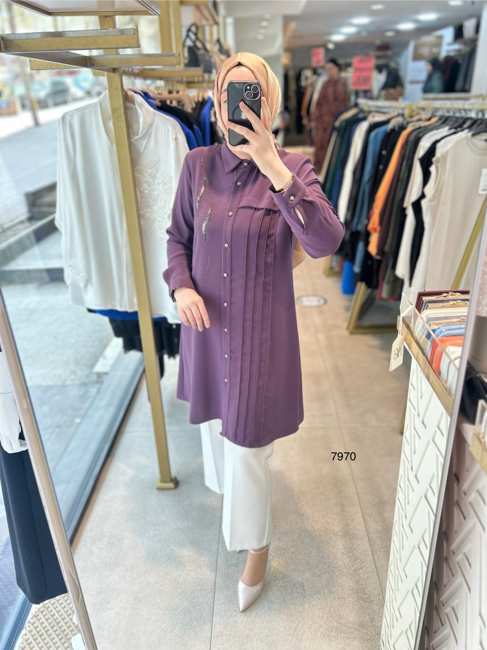 7970 Kum Krep Taş Detaylı Tunik - Görsel 3