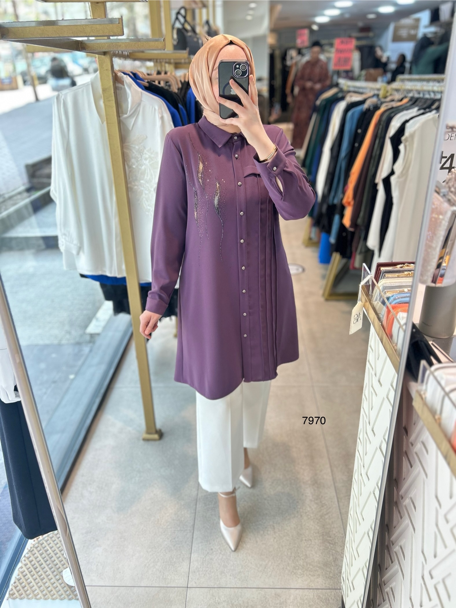 7970 Kum Krep Taş Detaylı Tunik - Görsel 2