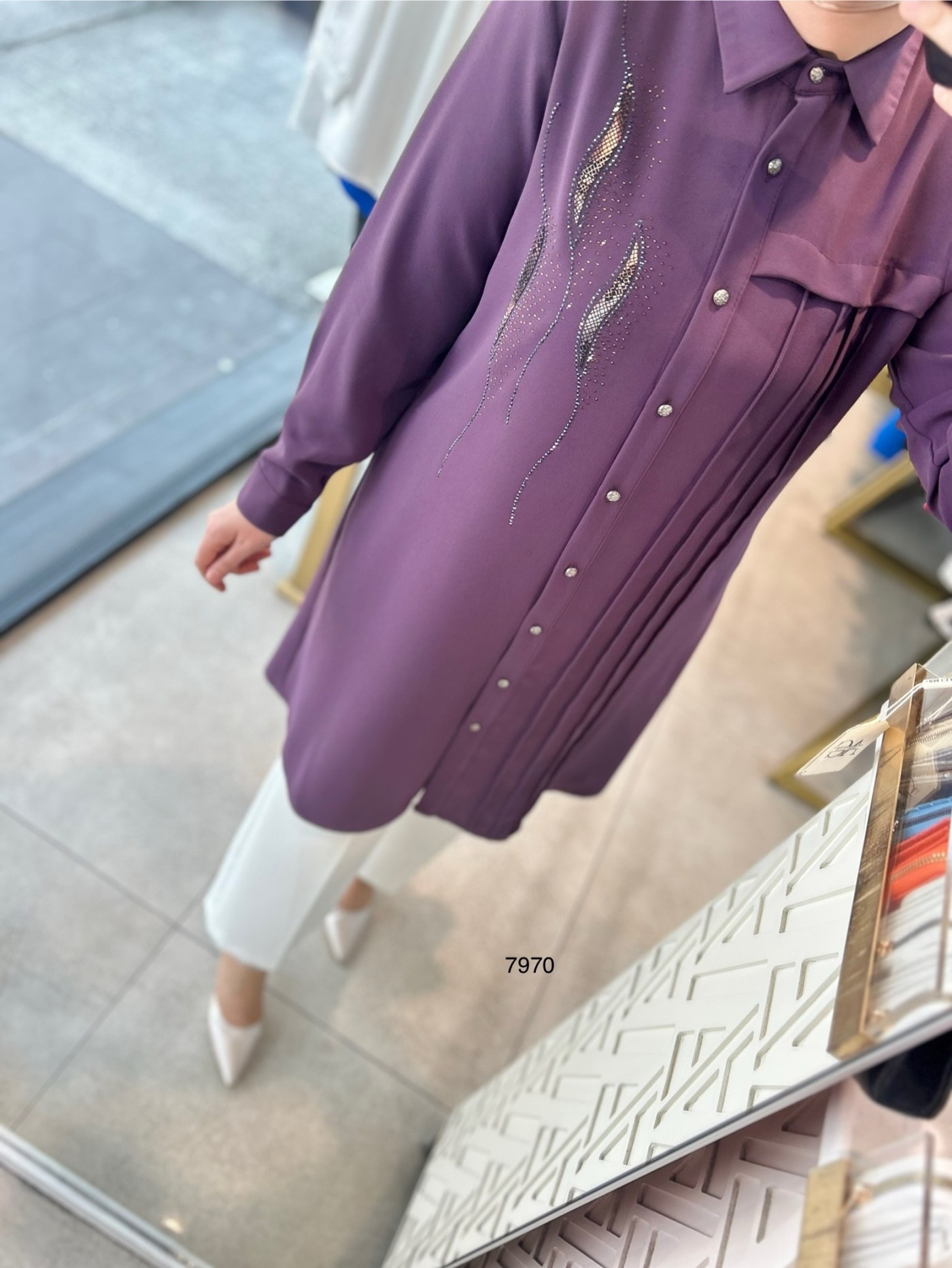 7970 Kum Krep Taş Detaylı Tunik