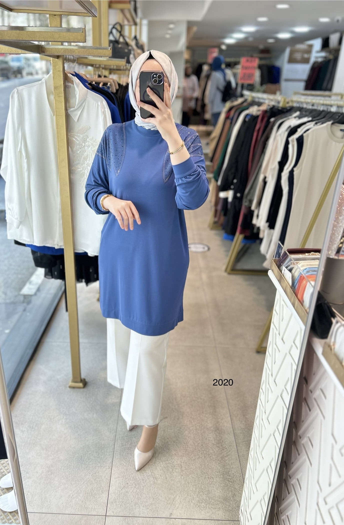 2020 OMUZLARI TAŞ DETAYLI BAMBU KUMAŞ TUNİK