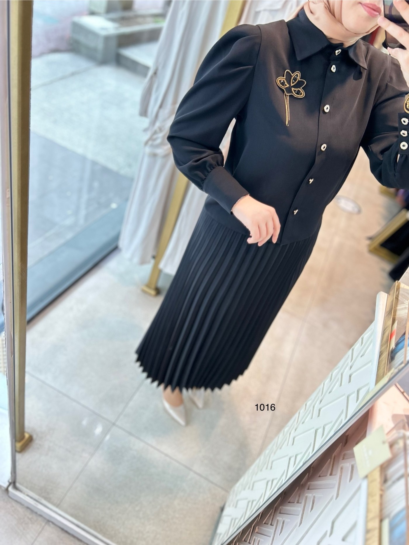 1016 BROŞ DETAYLI TAKIM