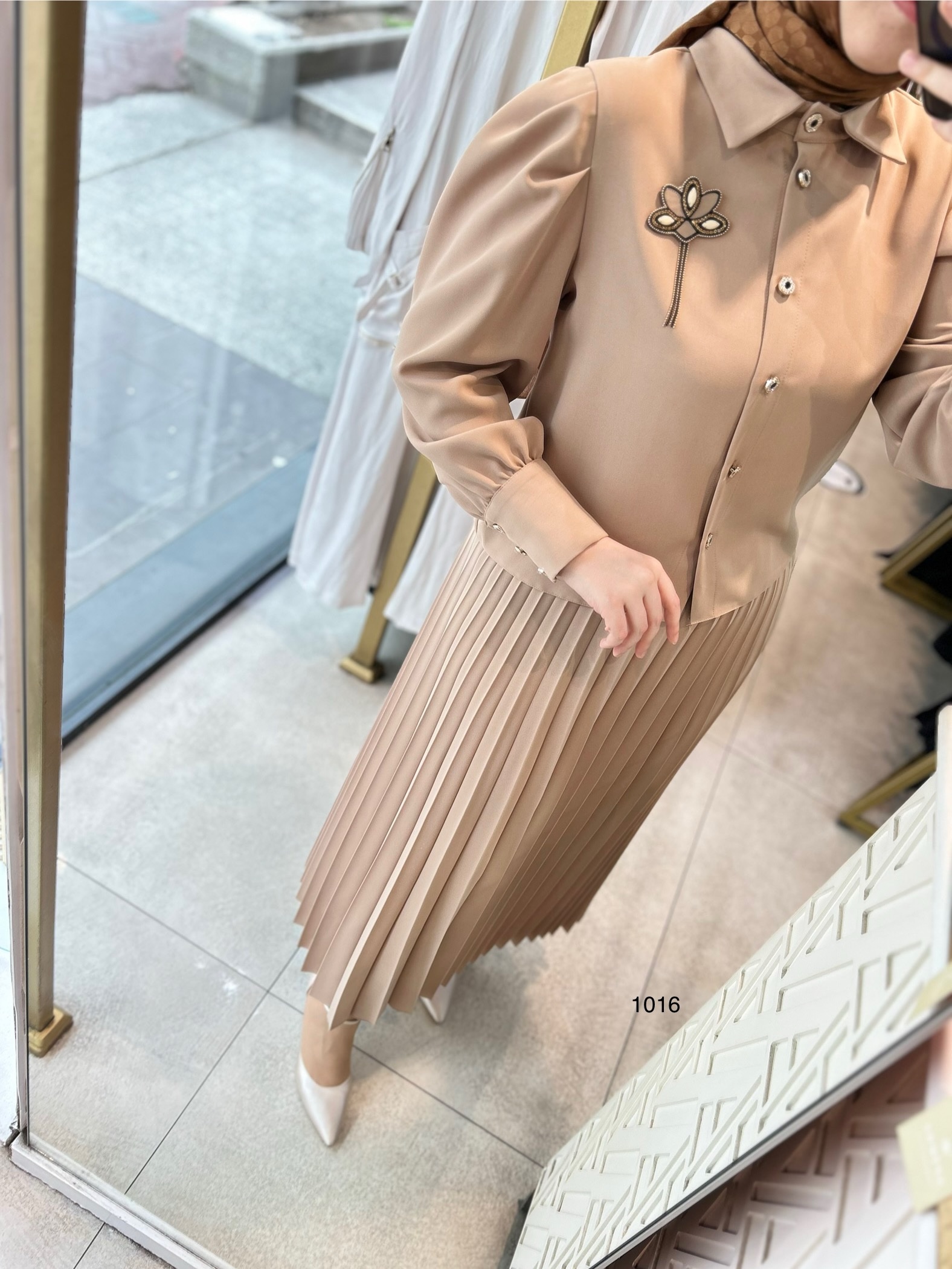 1016 BROŞ DETAYLI TAKIM - Görsel 2