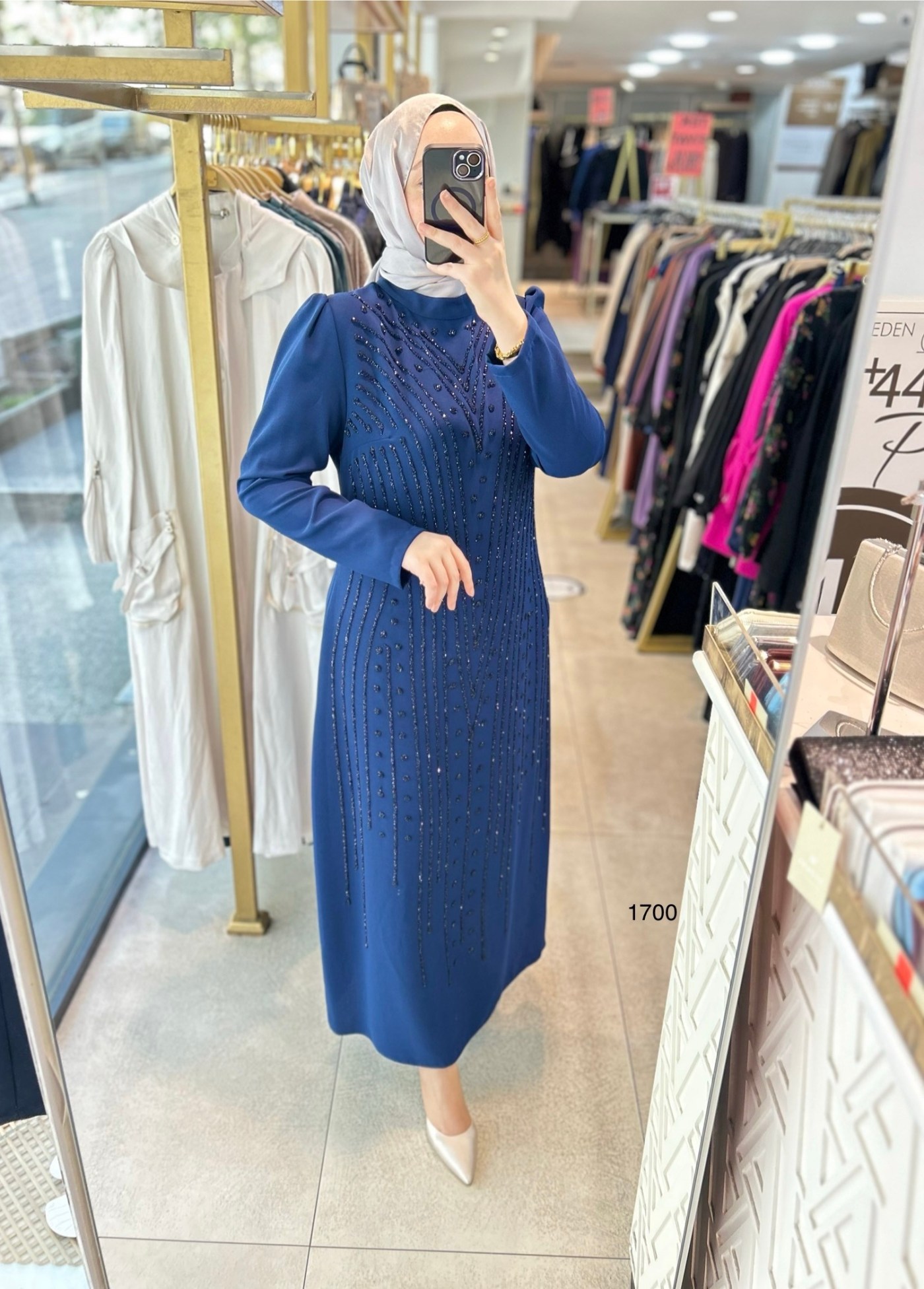1700 ÖNÜ TAŞ DETAYLI ELBİSE