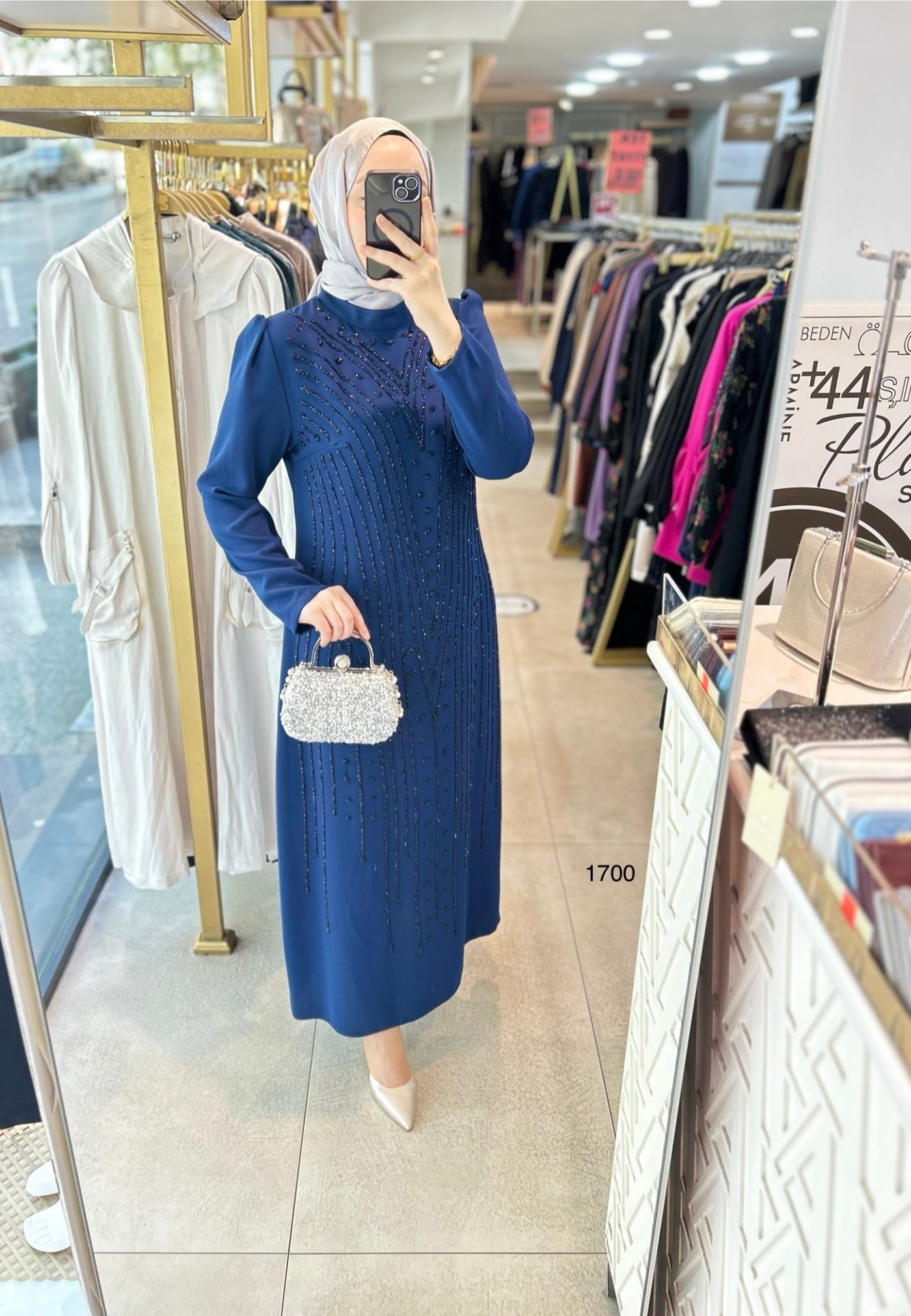 1700 ÖNÜ TAŞ DETAYLI ELBİSE