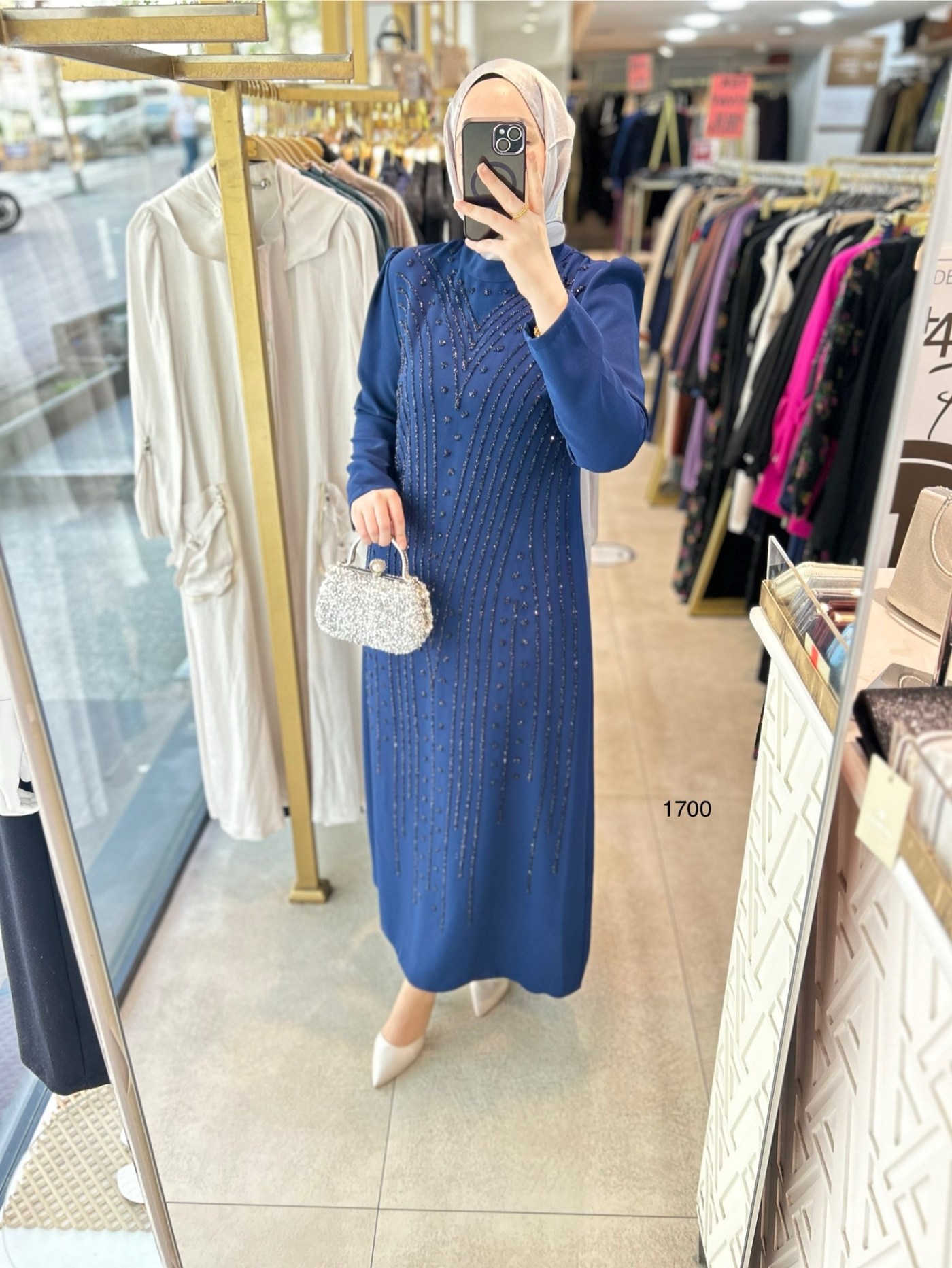 1700 ÖNÜ TAŞ DETAYLI ELBİSE