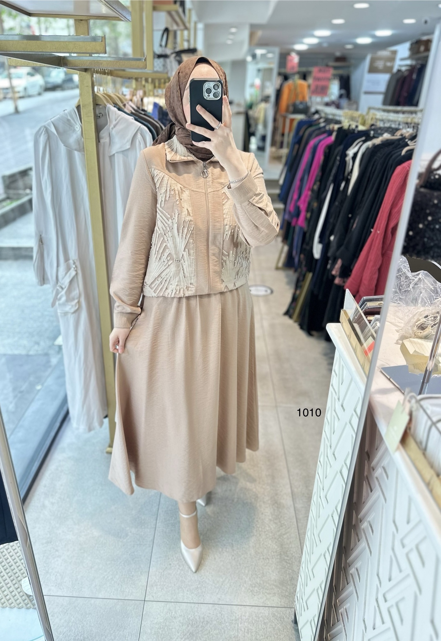 1010 Taş detaylı takım - Görsel 1