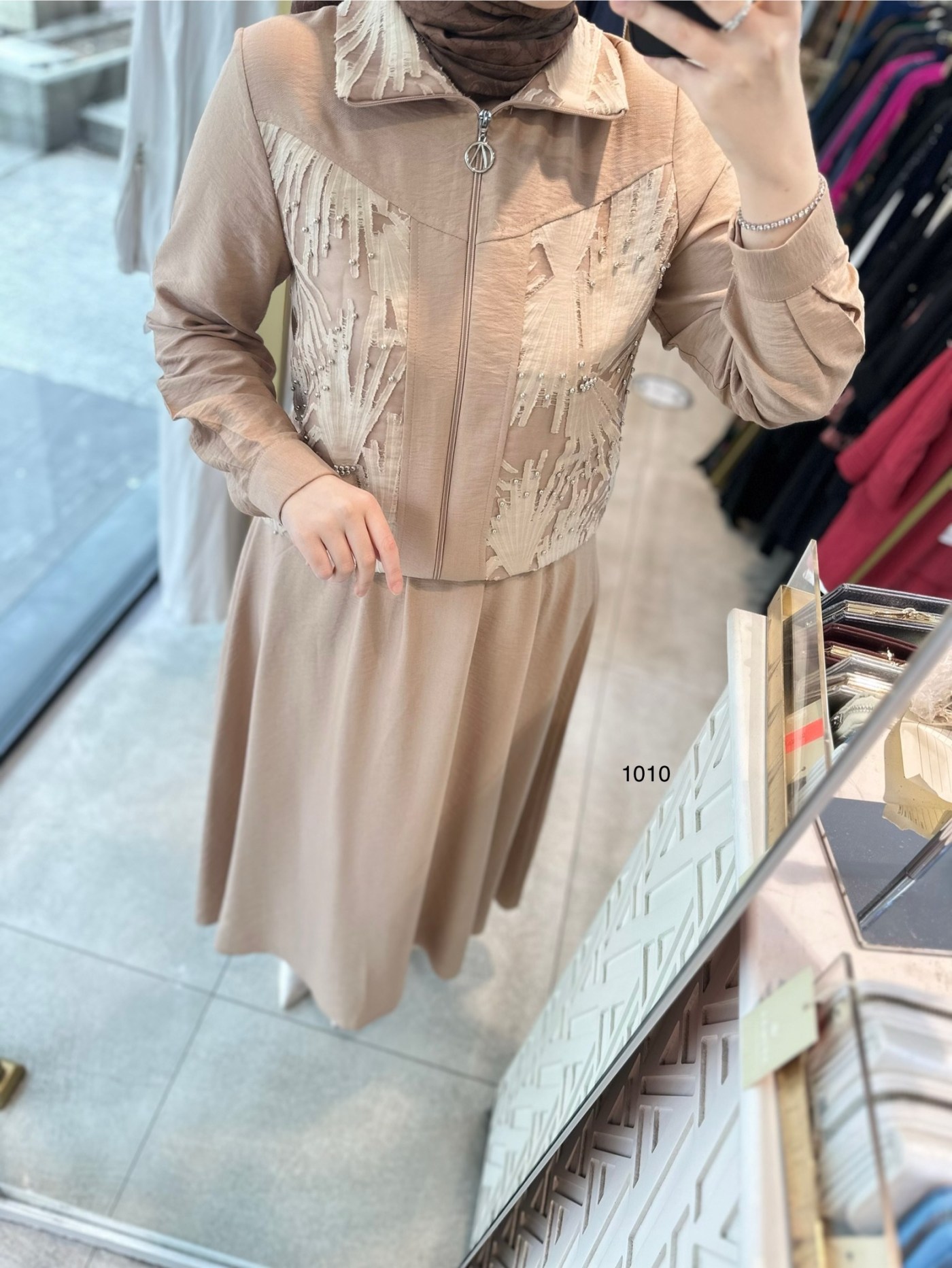 1010 Taş detaylı takım