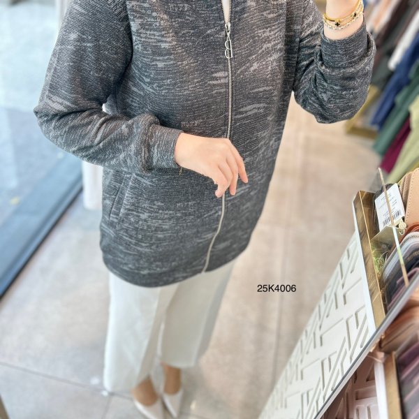 25k4006 KENDİSİNDEN DESENLİ FERMUARLI KAP - Görsel 9