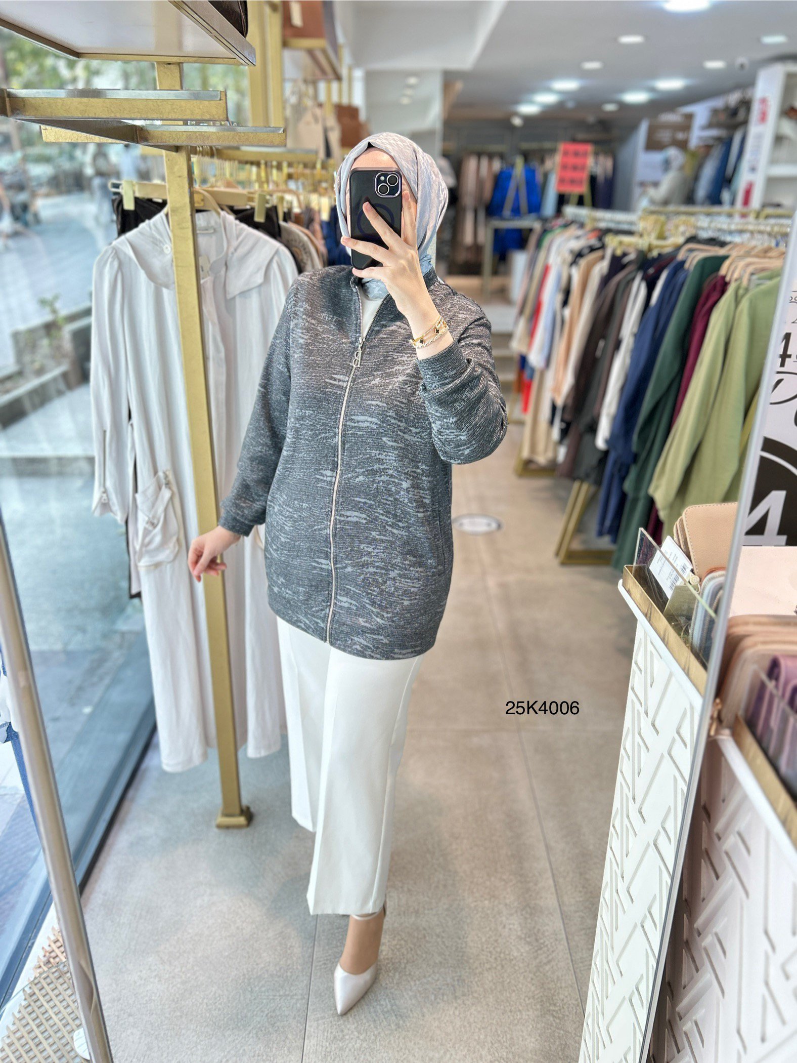 25k4006 KENDİSİNDEN DESENLİ FERMUARLI KAP - Görsel 6