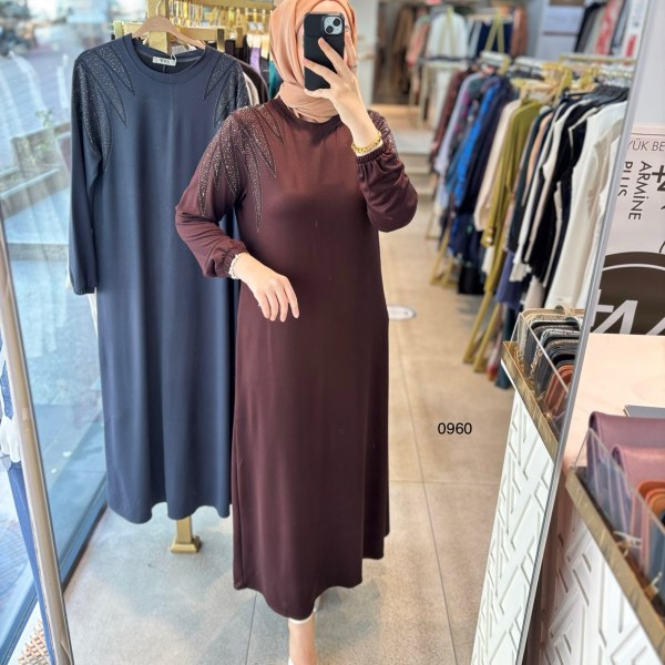 0960 OMZU TAŞ DETAYLI ELBİSE - Görsel 6