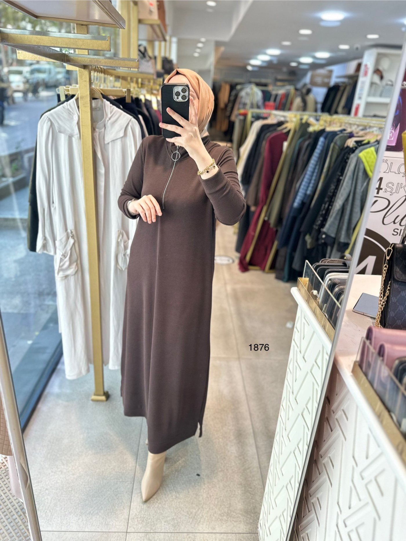 1876 Ön Fermuarlı Elbise