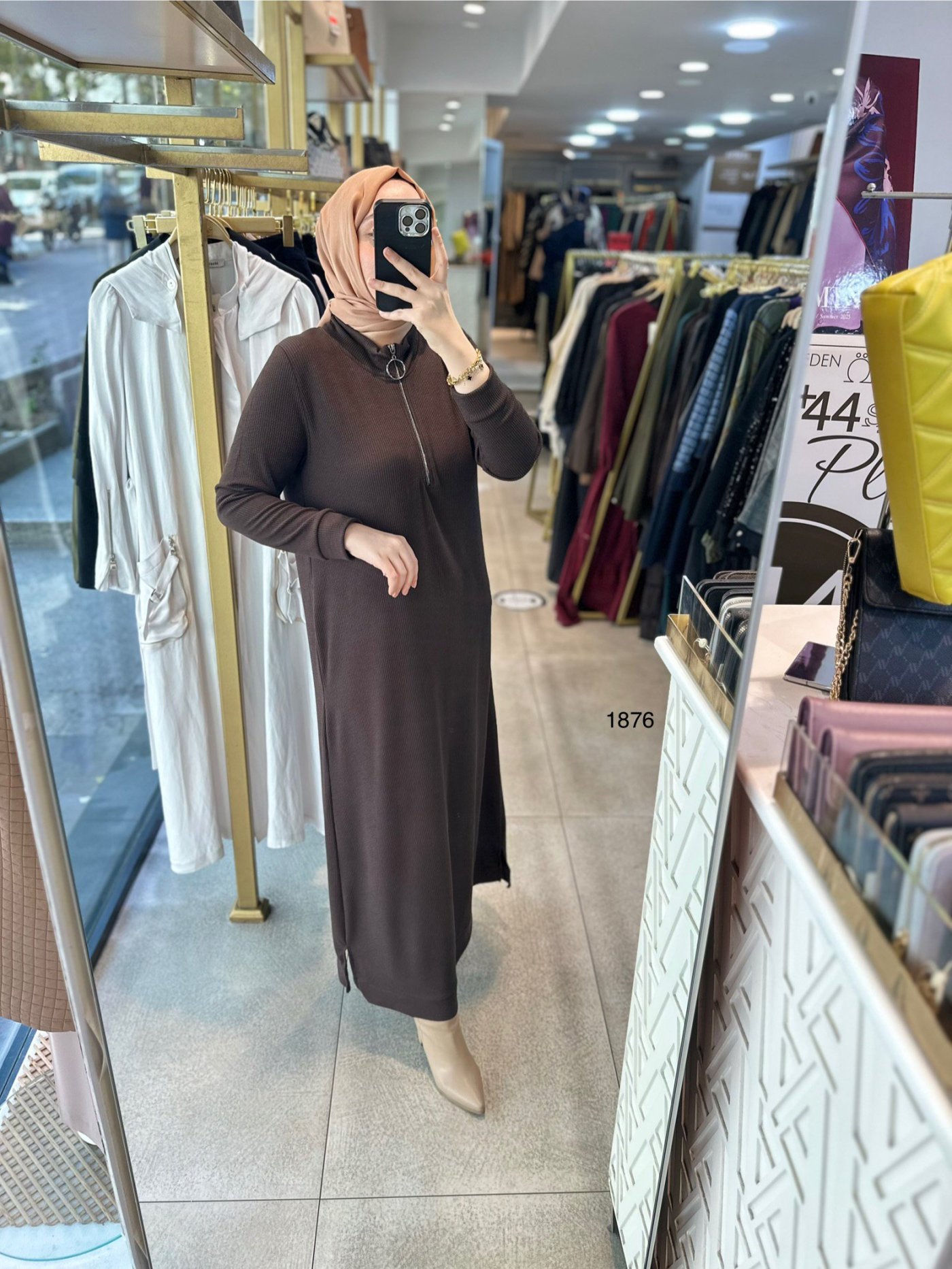 1876 Ön Fermuarlı Elbise