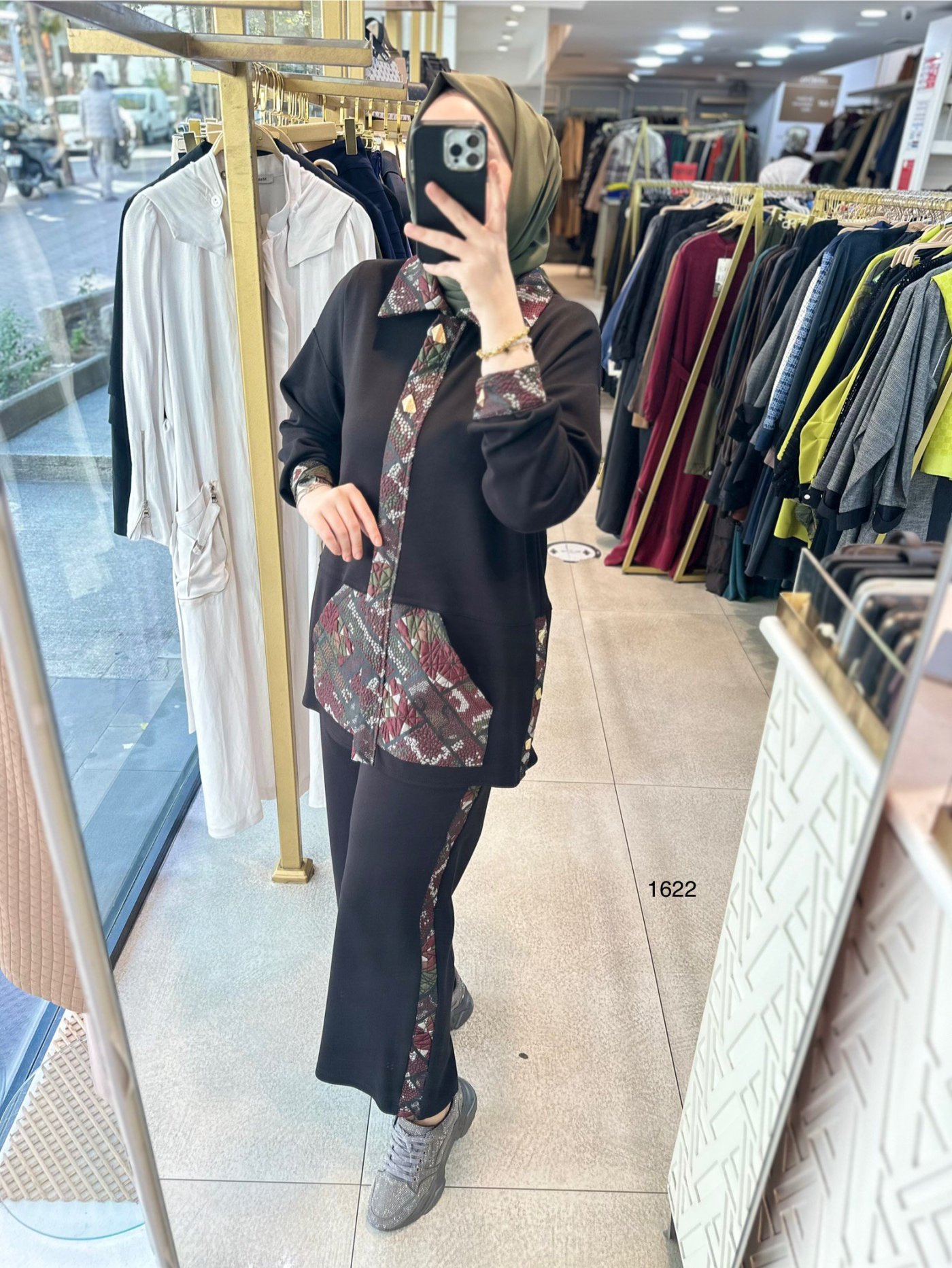 1622 Etnik Desenli Takım