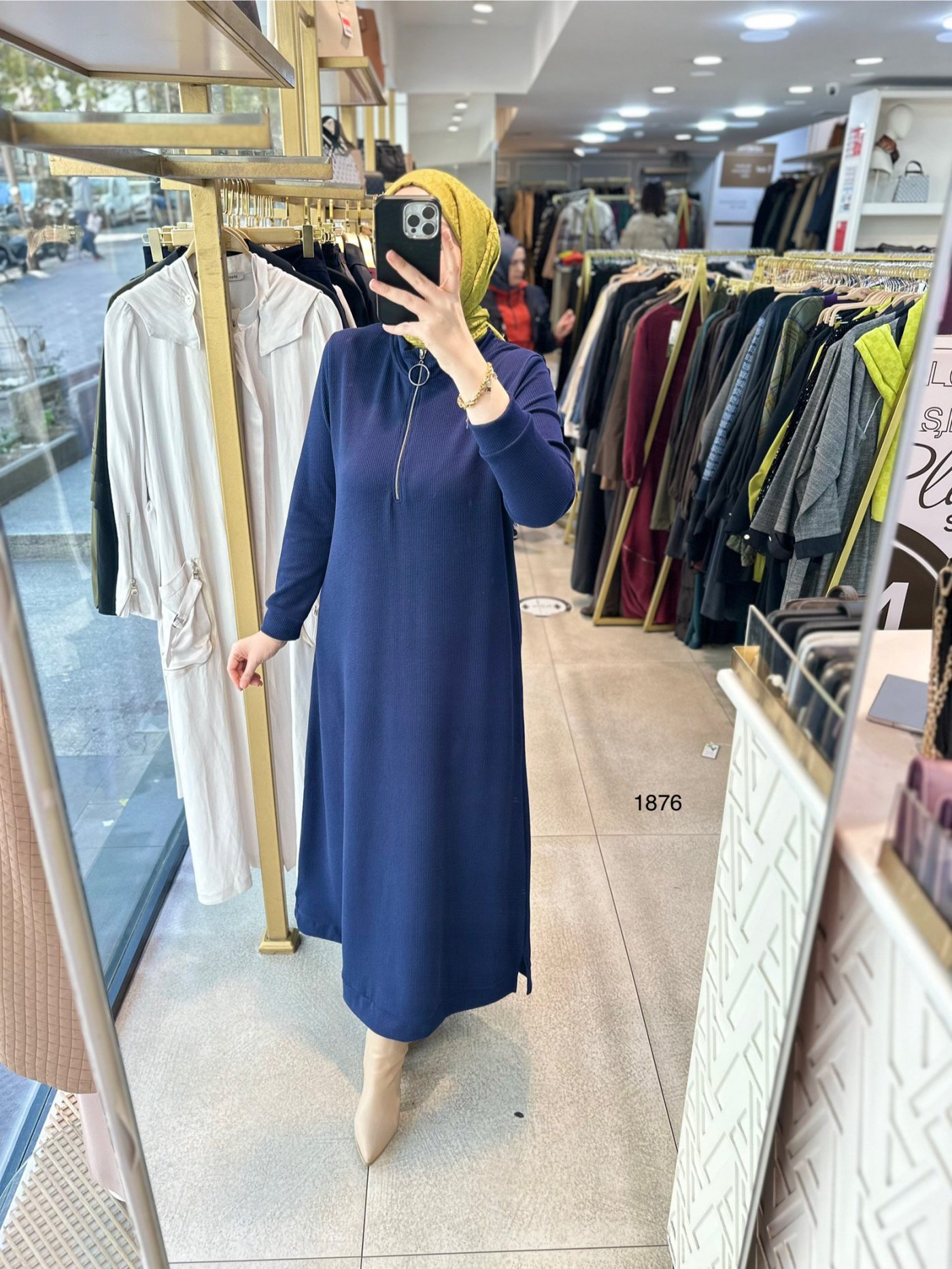 1876 Ön Fermuarlı Elbise